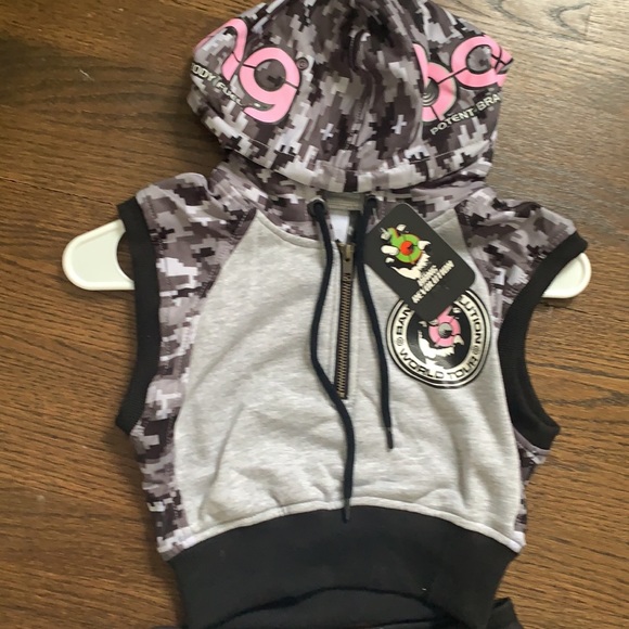 Bang energy merchandise top with shorts set - Picture 2 of 6